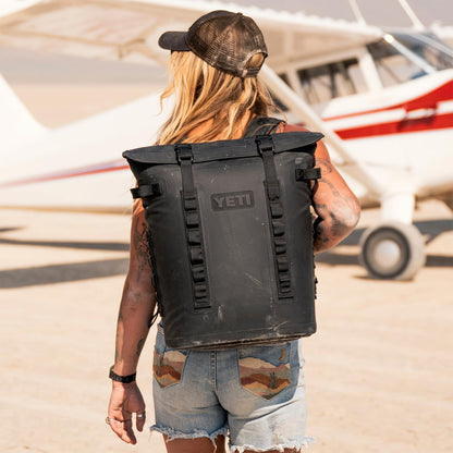 YETI Hopper M20 - Mochila enfriadora de lados suaves con acceso MagShield, color carbón