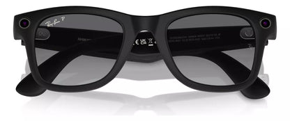 Lentes inteligentes Ray-Ban Meta Wayfarer Gen 1 en negro mate con micas polarizadas grafito degradado